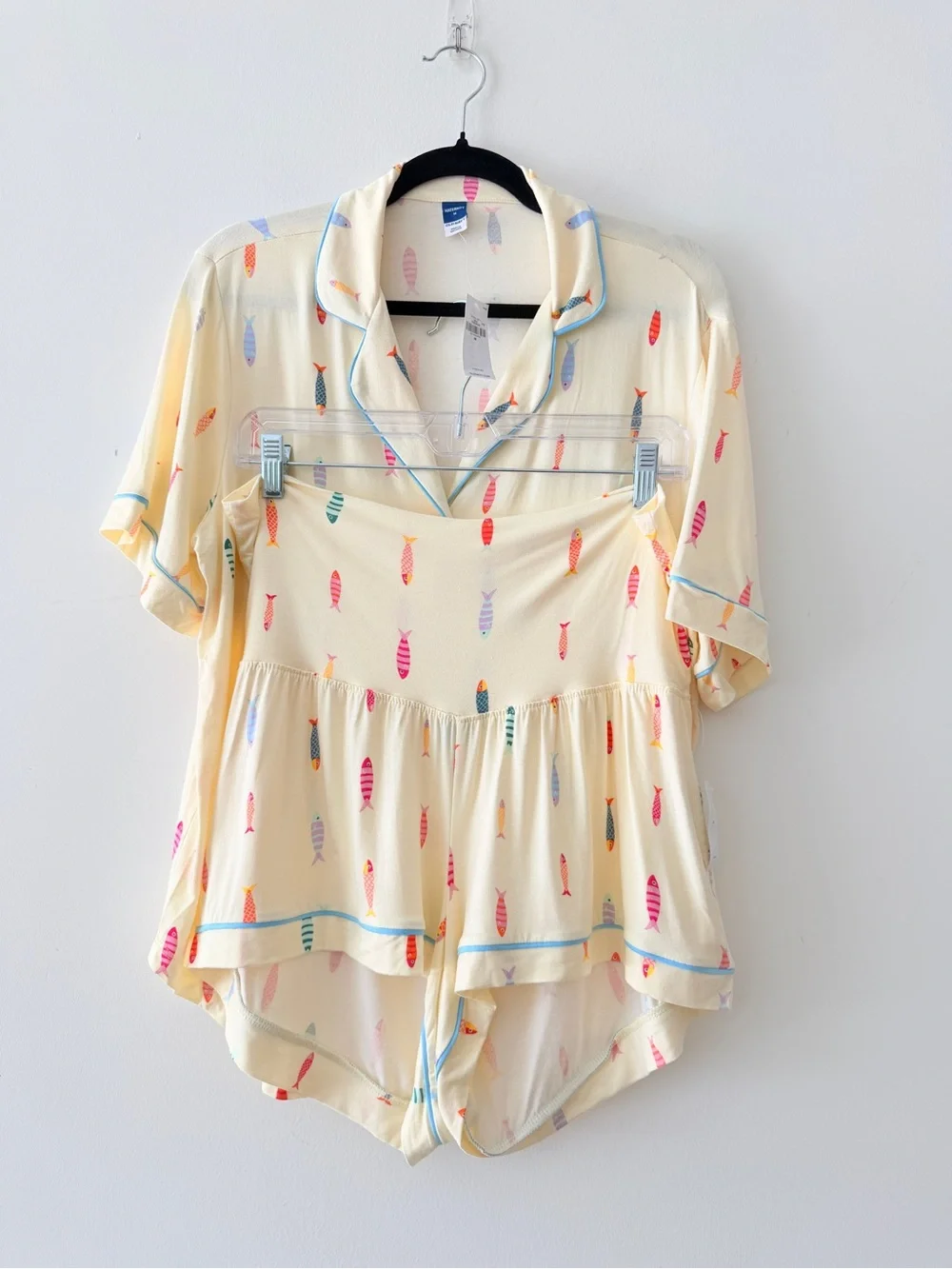 Old Navy Maternity Pajama Set NWT Butter Yellow Fish Print Button Top Shorts M